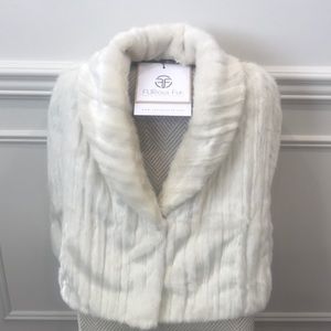 Faux-Fur Capelet NEW ivory size Small. Bought for Fall Wedding